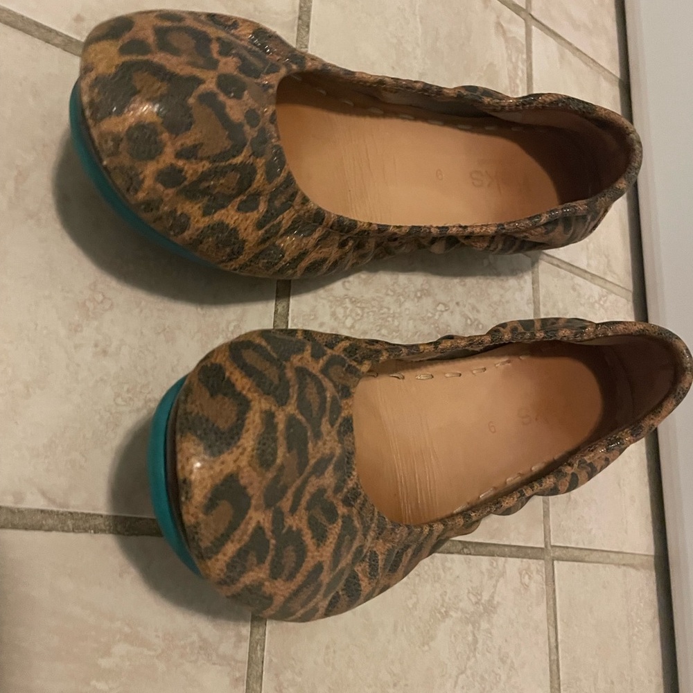 Leopard Tieks size 9